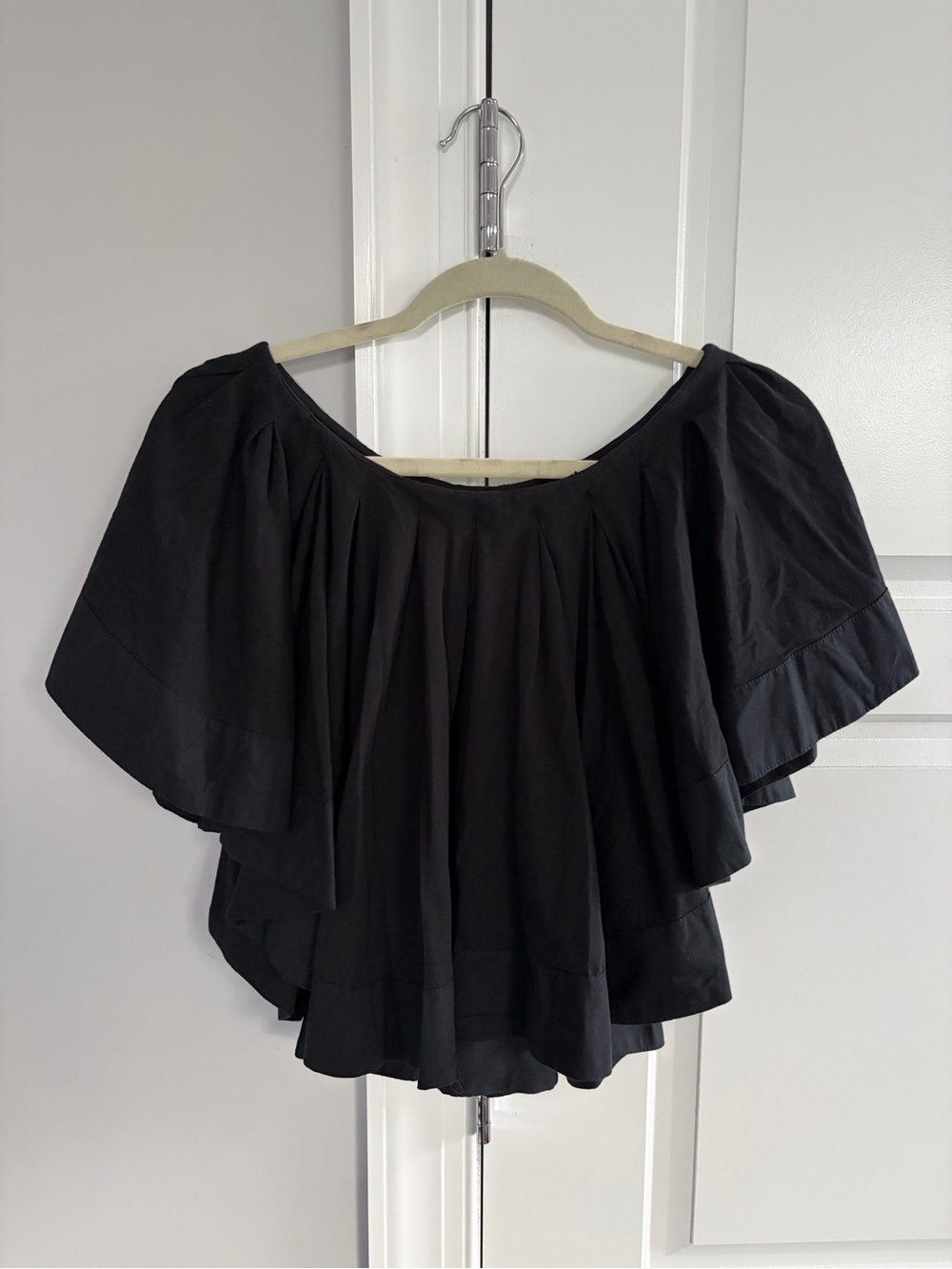Maeve Black Off-Shoulder Ruffle Crop Top